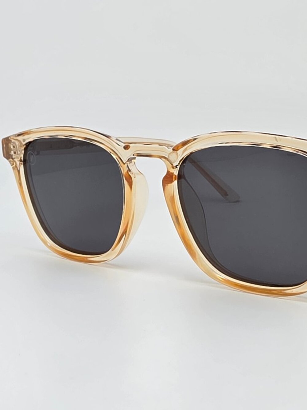 Blenders Lakey Motion Sydney Almond Tortoise Frame Polarized Smoke Sunglasses